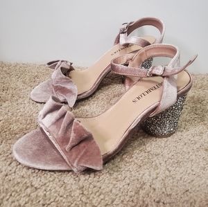 JustFab Pink Velvet Sandals size 6